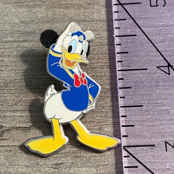 Disney Park Bundle with Pluto and Donald Duck Celebrate Everyday w/Mickey Ears - Picture 4 of 7